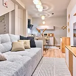 Apartment Szklarska Village - W Malowniczej Okolicy, Obok Dino Parku - By Royal Aparts Szklarska Poreba